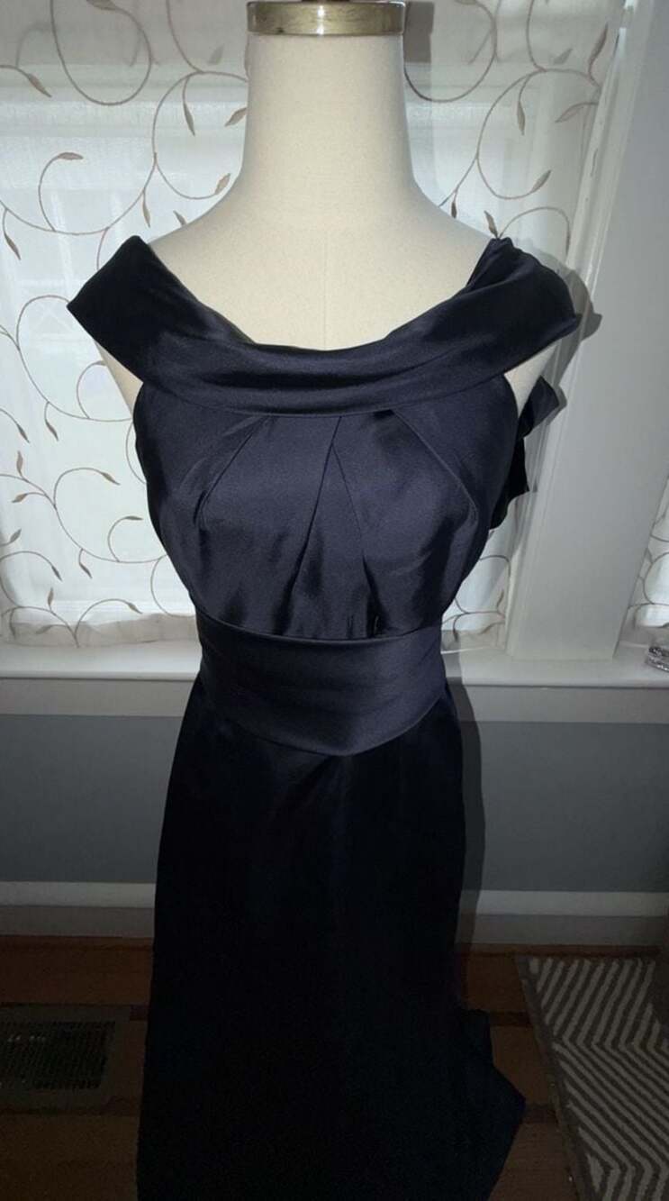 Vera Wang Maids Size 8 Navy Blue Silk Off-Shoulder Bow Detail Bridesmaid Gown